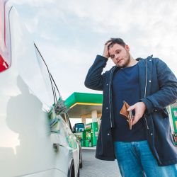 2021-Anul în care litrul de benzină a depăşit 7 lei, iar românii au prins gustul maşinilor electrice-img